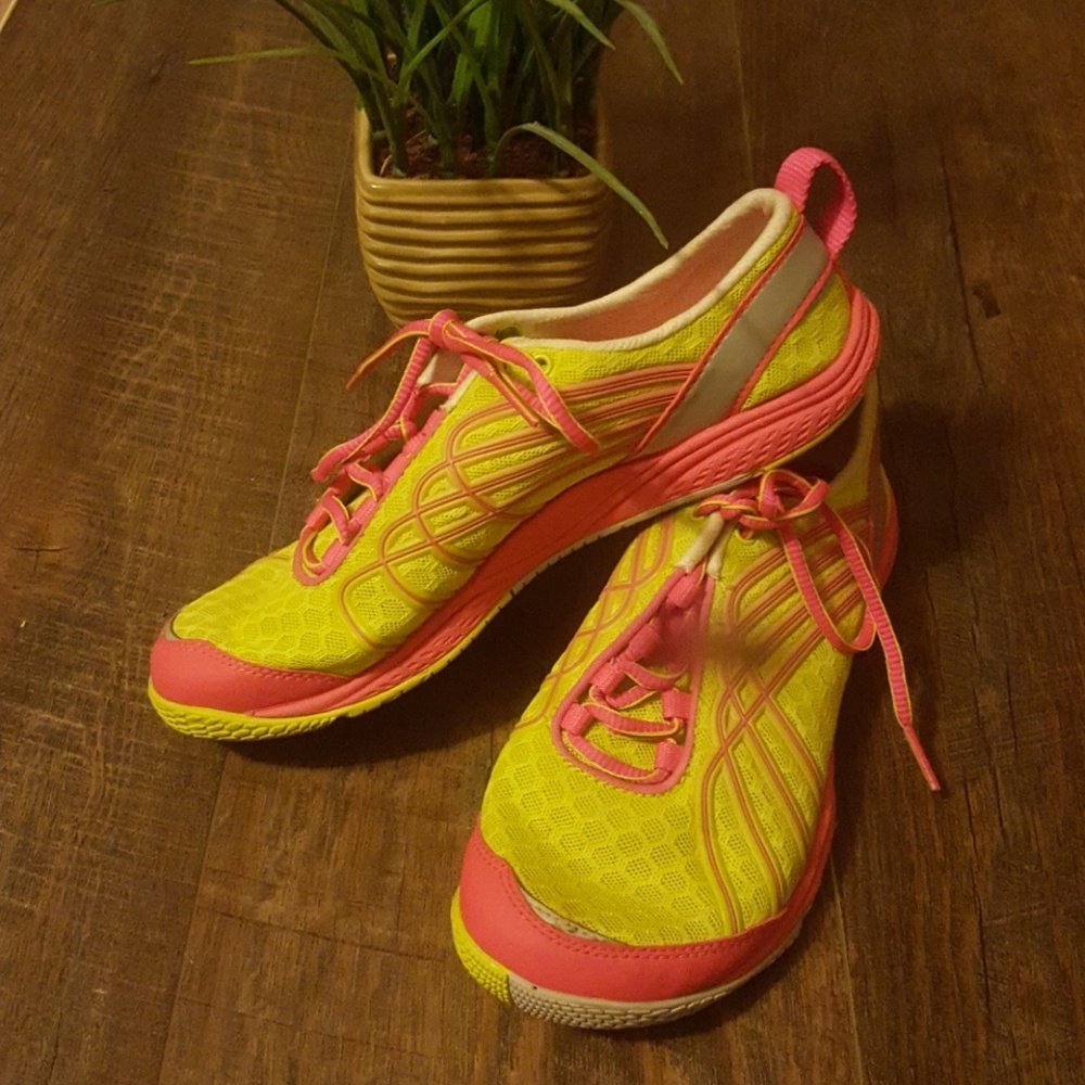 Merrell connect series